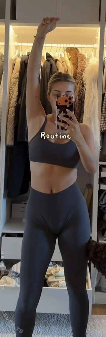 Full leaked Lea breuer page private onlyfans photo