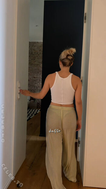 Full leaked Lea breuer page private onlyfans photo