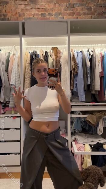 Full leaked Lea breuer page private onlyfans photo