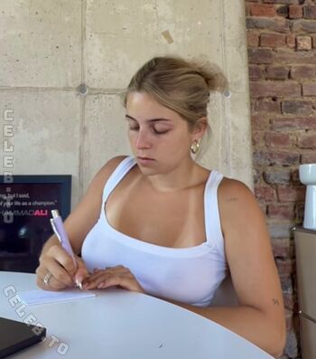 Full leaked Lea breuer private onlyfans photo