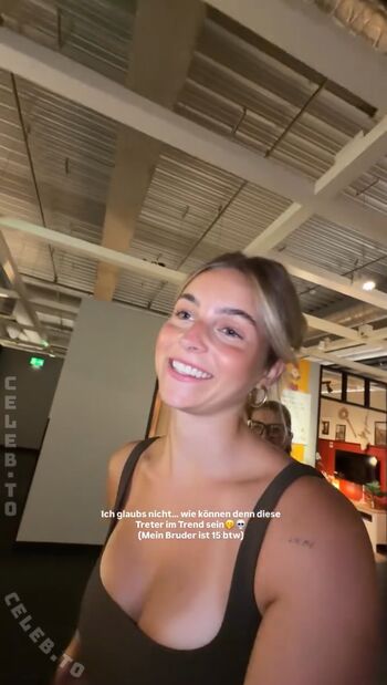 Full leaked Lea breuer page private onlyfans photo