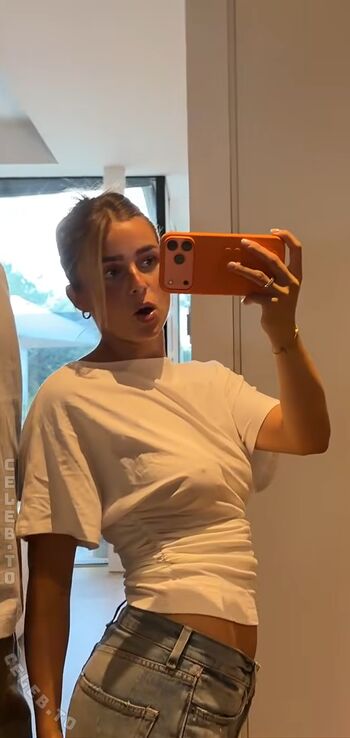 Full leaked Lea breuer private onlyfans photo