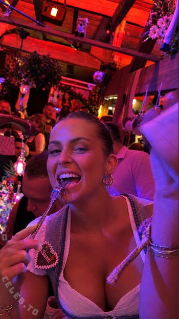 Full leaked Lea breuer private onlyfans photo