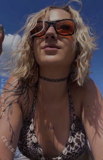Full leaked Lea crrl private onlyfans photo