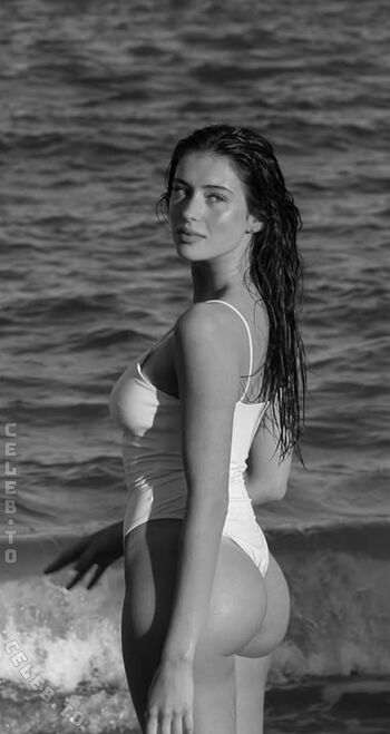 Full leaked Lea meniel page private onlyfans photo
