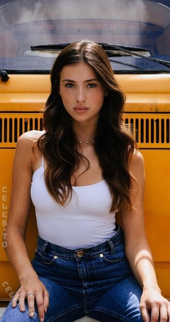 Lea Meniel