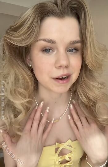 Full leaked Lea peach  page private onlyfans photo