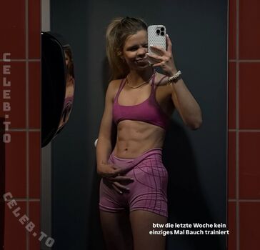 Full leaked Lea peach  page private onlyfans photo