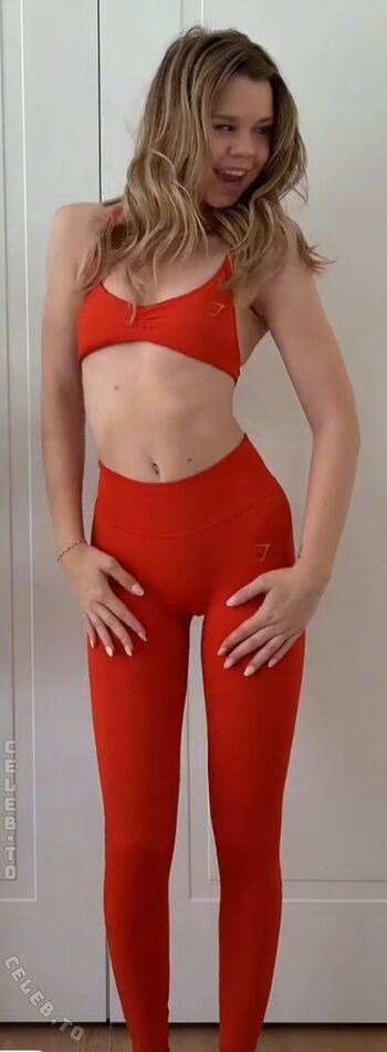 Full leaked Lea peach  page private onlyfans photo