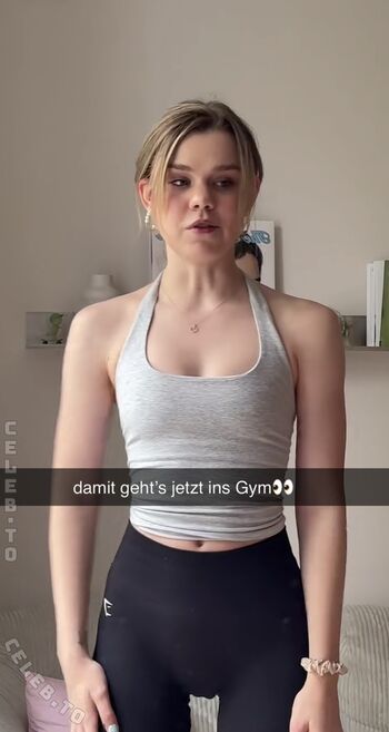 Full leaked Lea peach private onlyfans photo