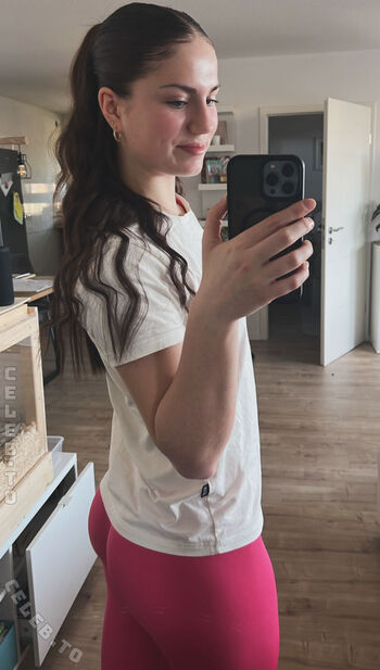 Full leaked Lea viktoria private onlyfans photo