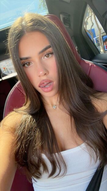 Full leaked Leah halton page private onlyfans photo