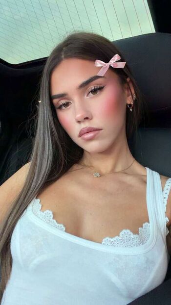 Full leaked Leah halton page private onlyfans photo