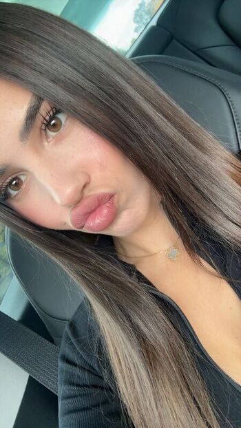 Full leaked Leah halton page private onlyfans photo
