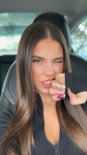 Full leaked Leah halton page private onlyfans photo