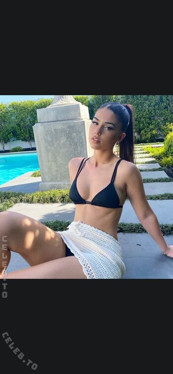 Full leaked Leah halton page private onlyfans photo