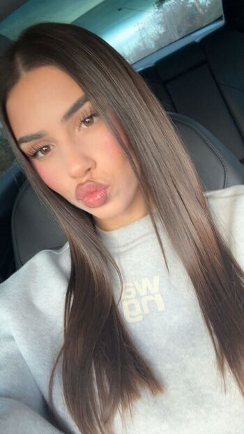 Full leaked Leah halton page private onlyfans photo