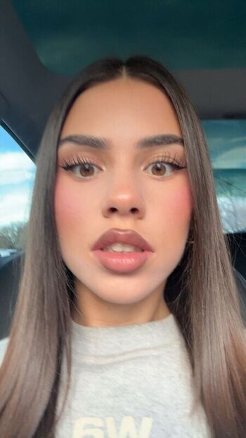 Full leaked Leah halton page private onlyfans photo