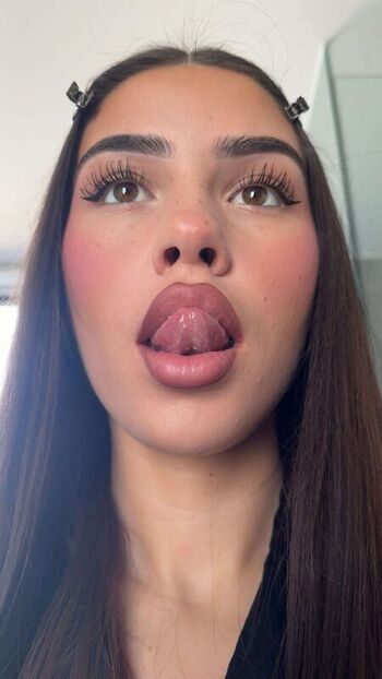 Full leaked Leah halton page private onlyfans photo