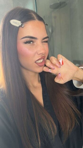 Full leaked Leah halton private onlyfans photo