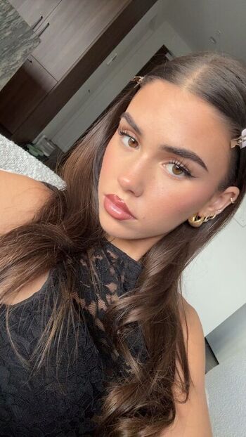 Full leaked Leah halton page private onlyfans photo