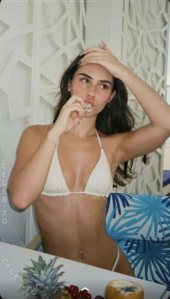 Full leaked Leah halton private onlyfans photo