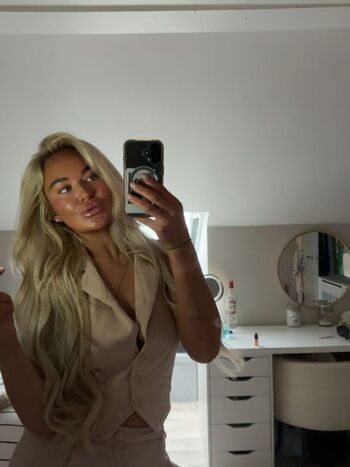Full leaked Leah rafferty private onlyfans photo
