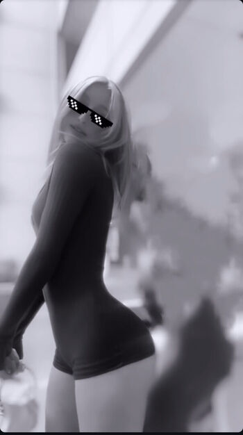 Full leaked Lealdeen private onlyfans photo