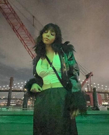 Full leaked Leeverze  page private onlyfans photo