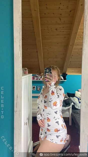 Full leaked Lenaa stk  page private onlyfans photo