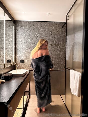 Full leaked Lenaisabellex  page private onlyfans photo