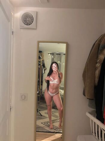 Full leaked Lenarossi private onlyfans photo