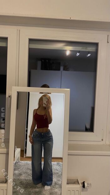 Full leaked Leni zkm private onlyfans photo