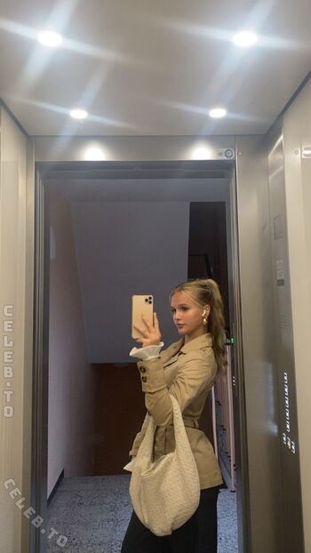 Full leaked Leni zkm private onlyfans photo
