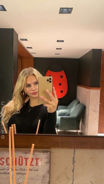 Full leaked Leni zkm private onlyfans photo