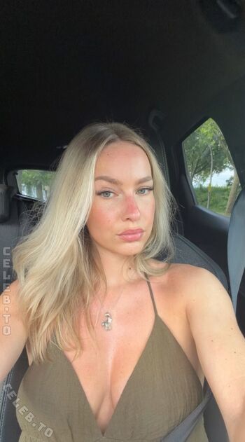 Full leaked Leonie rld private onlyfans photo