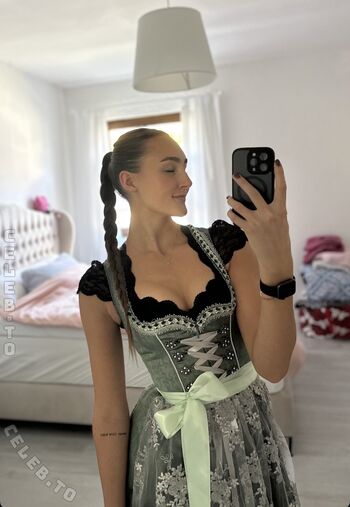 Full leaked Leonie treiber page private onlyfans photo