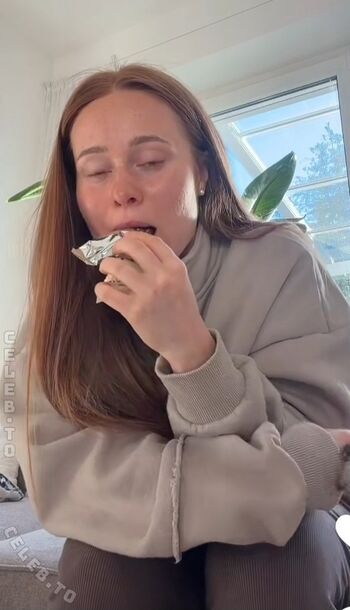 Full leaked Leoobalys private onlyfans photo