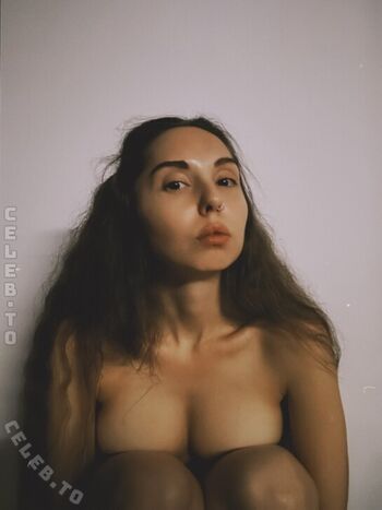 Full leaked Leratlerat page private onlyfans photo