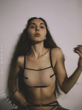 Full leaked Leratlerat page private onlyfans photo
