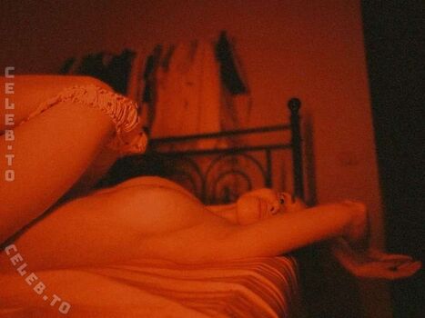 Full leaked Leratlerat page private onlyfans photo