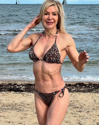 Lesley Maxwell