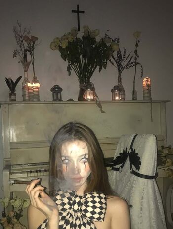 Full leaked Lflorafaunal private onlyfans photo