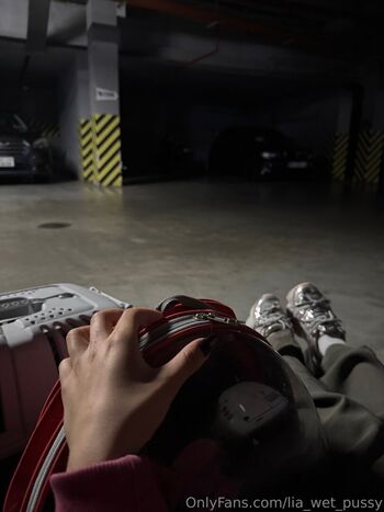 lia_wet_pussy