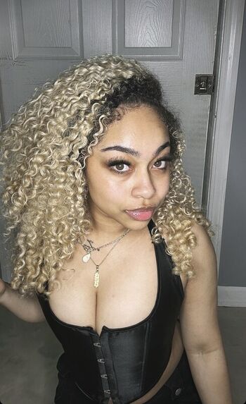Full leaked Lightskin  page private onlyfans photo