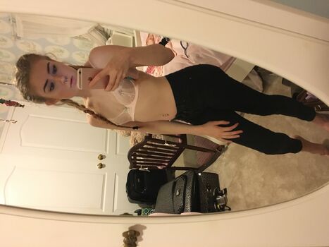 Full leaked Lilbabybrexxx private onlyfans photo