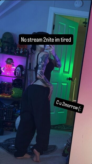 Full leaked Lilbatty private onlyfans photo