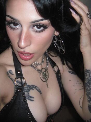 Full leaked Lilbatty private onlyfans photo