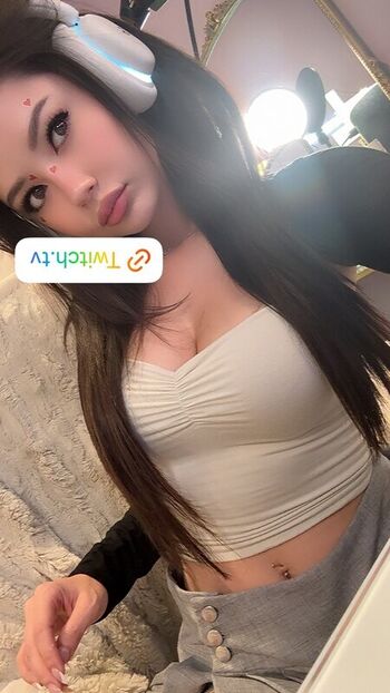 Full leaked Lilchiipmunk page private onlyfans photo