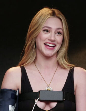 Lili Reinhart